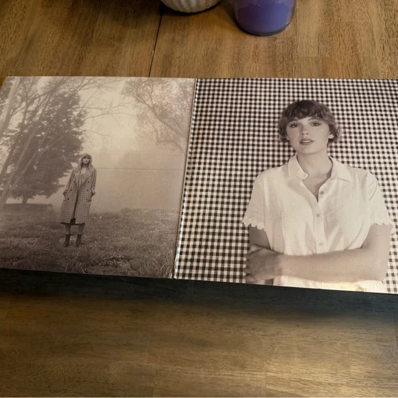 Taylor Swift Folklore "Betty's Garden" Limited Edition Variant - Picture 2 of 7